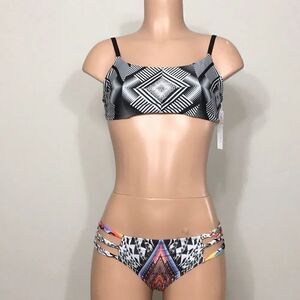 PILYQ Geometric diamond top and strappy bottom.D-cup/M-bottom